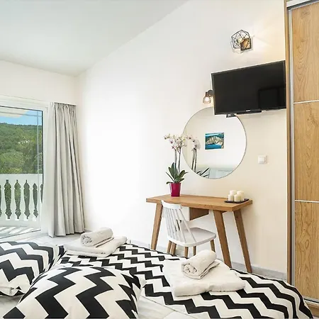 Sunrise Rent Rooms Amoudi Exterior photo