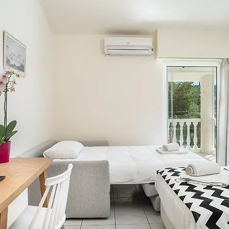 Sunrise Rent Rooms Amoudi Exterior photo