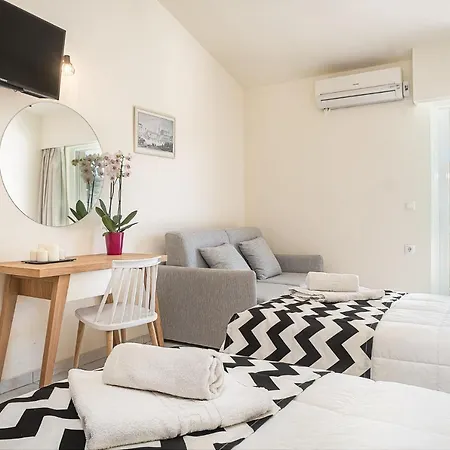 Sunrise Rent Rooms Amoudi Exterior photo