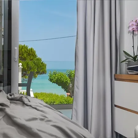 Sunrise Rent Rooms Amoudi Exterior photo